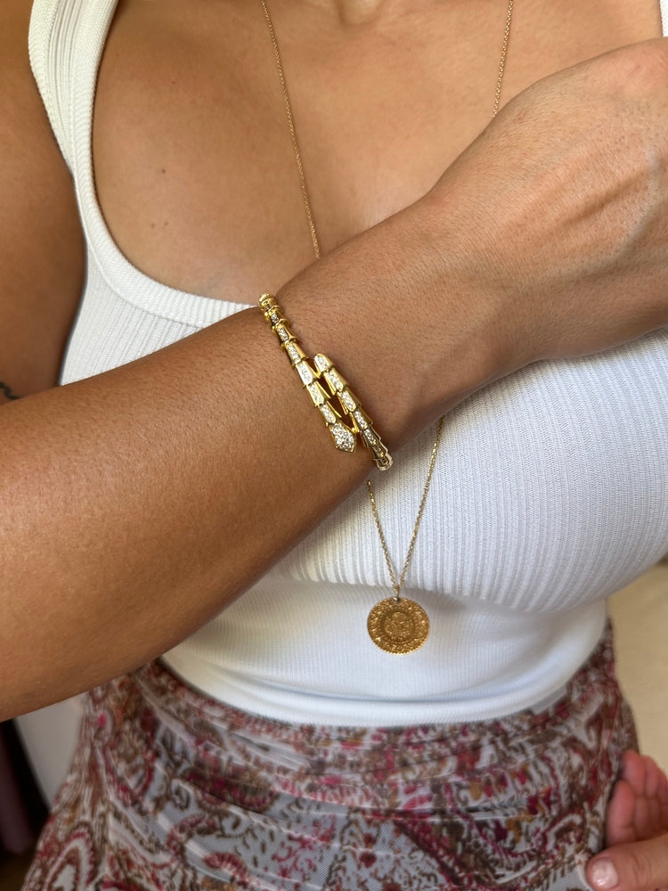 Gold taşlı yılan desenli bileklik