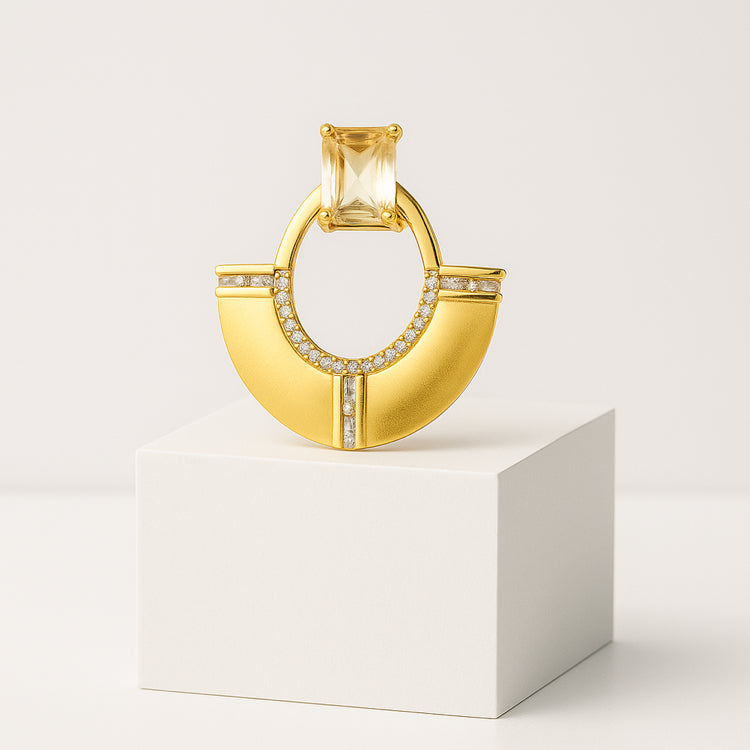 Gold taşlı küpe kadın