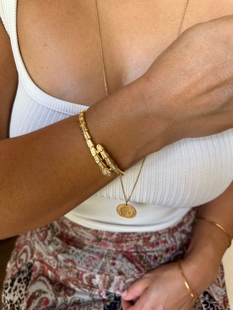 Gold taşlı yılan desenli bileklik