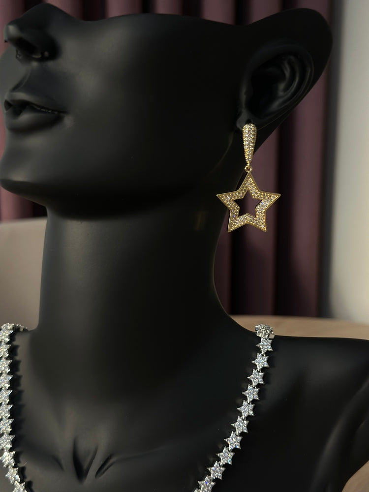 Gold taşlı yıldız küpe