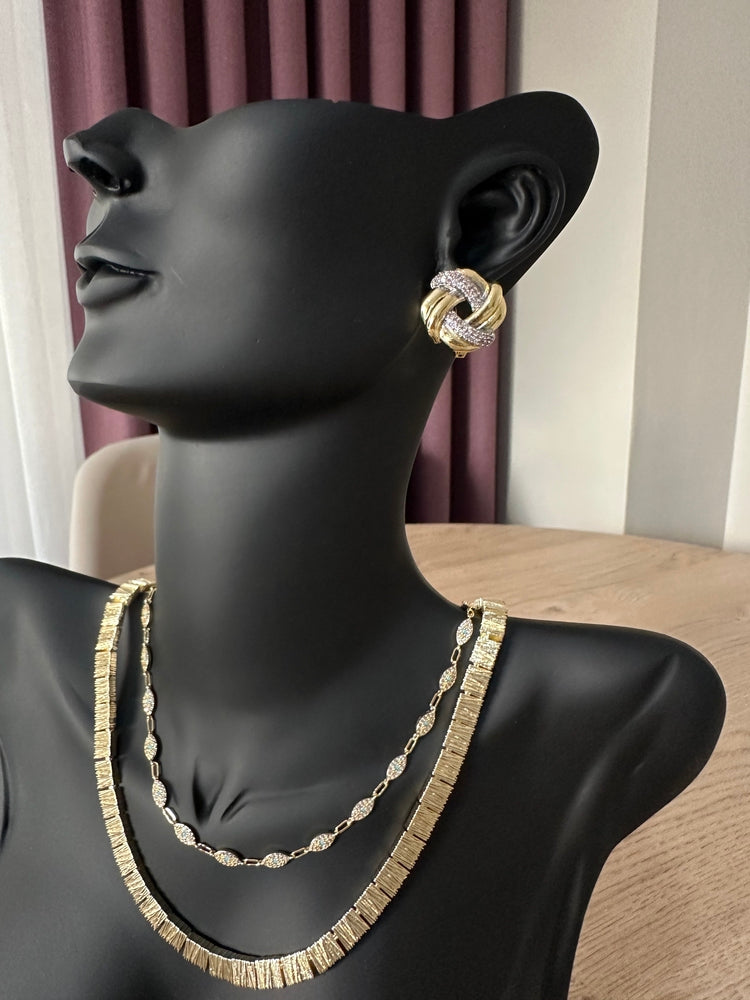 Gold taş detaylı küpe