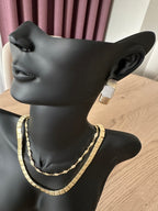 Gold taş detaylı küpe