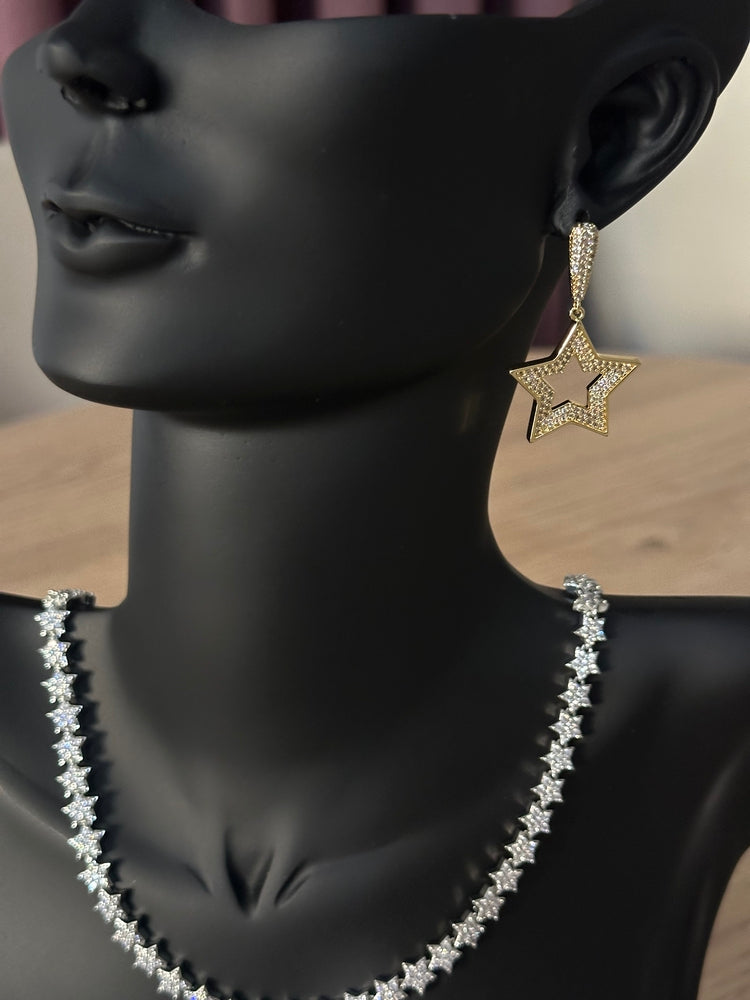 Gold taşlı yıldız küpe