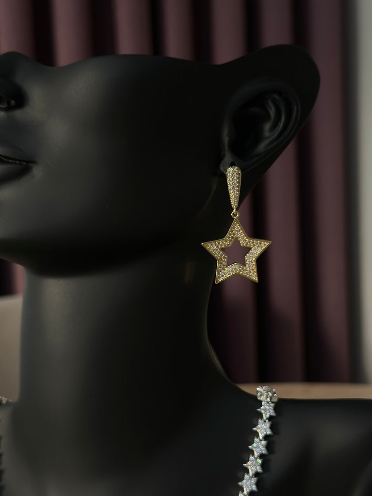 Gold taşlı yıldız küpe