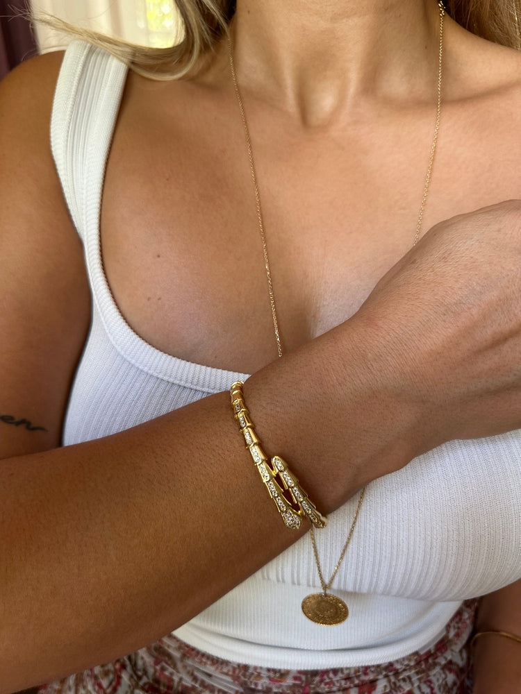 Gold taşlı yılan desenli bileklik