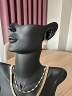 Gold taş detaylı küpe