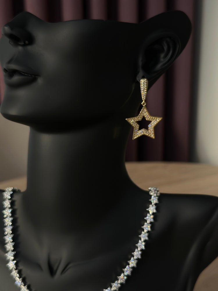 Gold taşlı yıldız küpe